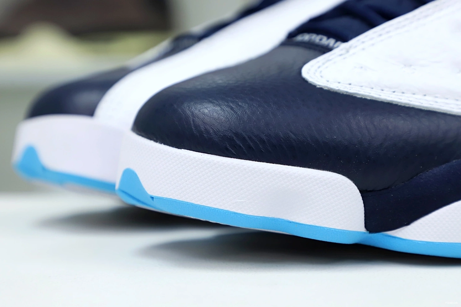OBSIDIAN 13 RETRO BLUE JORDAN WHITE AIR POWDER 414571-144 0717